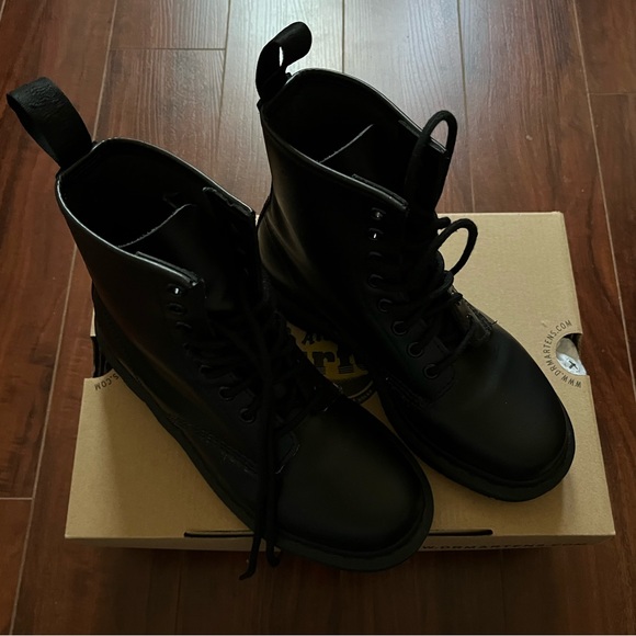 Dr. Martens boots - Picture 9 of 11